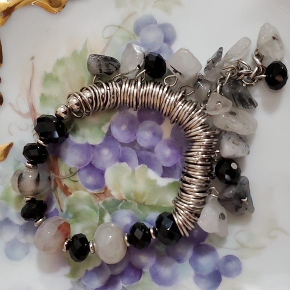 KOHL'S Silver tone stretchy bracelet loaded with beads gemstones and findings - Picture 2 of 7